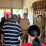 Wali Kota Caroll dan Wawali Sendy Tinjau Pembangunan Rumah Layak Huni di Kakaskasen Dua