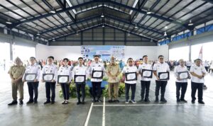 Diwakili Wawali Sendy Rumajar Kota Tomohon Terima Penghargaan Langsung Oleh Gubernur Sulut YSK Dalam Program Pembinaan K3